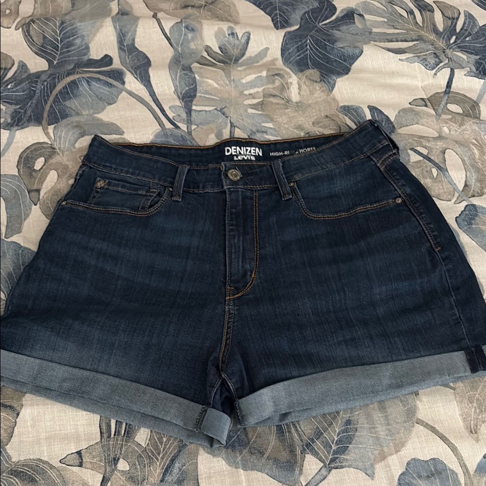 Three pair of jeans shorts. 🩳 - Picture 5 of 11